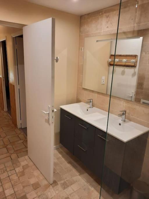 Appartement Tout Confort , Centre 루덴빌 외부 사진